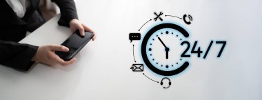 Yardım masası, canlı sohbet ve çevrimiçi hizmetler aracılığıyla 24 saatlik müşteri desteği her zaman teknik yardım ve müşteri memnuniyetini güvence altına alır. Latch