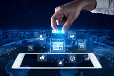 Çevrimiçi reklamlar ve dijital pazarlama markaların büyümesine yardımcı oluyor. İçerik pazarlaması bağlılığı arttırır. Pazarlama araçları ROI 'yi destekliyor. Etkili reklamlar ve pazarlama çevrimiçi iş başarısı. Eğri