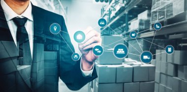 Paket toplama ve teslimatı tanımlamak için teknolojinin yenilikçi interneti olan akıllı depo yönetim sistemi. Gelecekteki tedarik zinciri ve lojistik ağ işi kavramı .