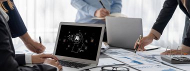 Yapay zeka teknolojisini çalıştırmak için komut mühendisi ve kullanıcı kolaylığı için üretici yapay zeka yardımcı araçları insanların yapay zeka hareketini teşvik ederek üretken yapay zeka fonksiyonları ile çalışmasına yardımcı olur