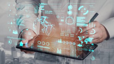 Veri merkezi izleme paneli ağ performansını, bağlantı durumunu, kullanım oranını ve telekomünikasyon içgörüsünü görselleştirir. Veri merkezi verimlilik iyileştirme ağı şeffaflığını izliyor. Thunk