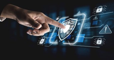 Siber güvenlik, güçlü altyapı ve proaktif dijital savunma stratejileri kullanarak güvenlik ihlalleri, hacklemeler ve ağ saldırılarına karşı korur. Kefil