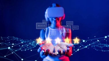 İş adamı müşteri memnuniyet değerlendirmesi verilerini analiz eder ve hizmet kalitesini artırmaya çalışır. Müşteri memnuniyeti ve sadakatini arttırmak için koz değerlendirmeleri. EIDE