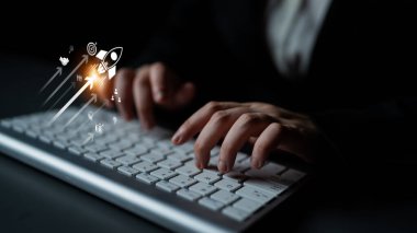 Girişim işi ivme kazandırır. Girişim büyümeyi güçlendirir, fırlatma hedefi vurur, yeniliği ateşler ve iş kurma başarıyı artırır. Latch