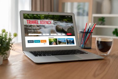 Model arama ve seyahat planlama için internet sitesi uçuş, otel ve tur rezervasyonları için anlaşma ve paket sunuyor
