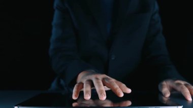 Çevrimiçi reklamlar ve dijital pazarlama markaların büyümesine yardımcı oluyor. İçerik pazarlaması bağlılığı arttırır. Pazarlama araçları ROI 'yi destekliyor. Etkili reklamlar ve pazarlama çevrimiçi iş başarısı. Elide